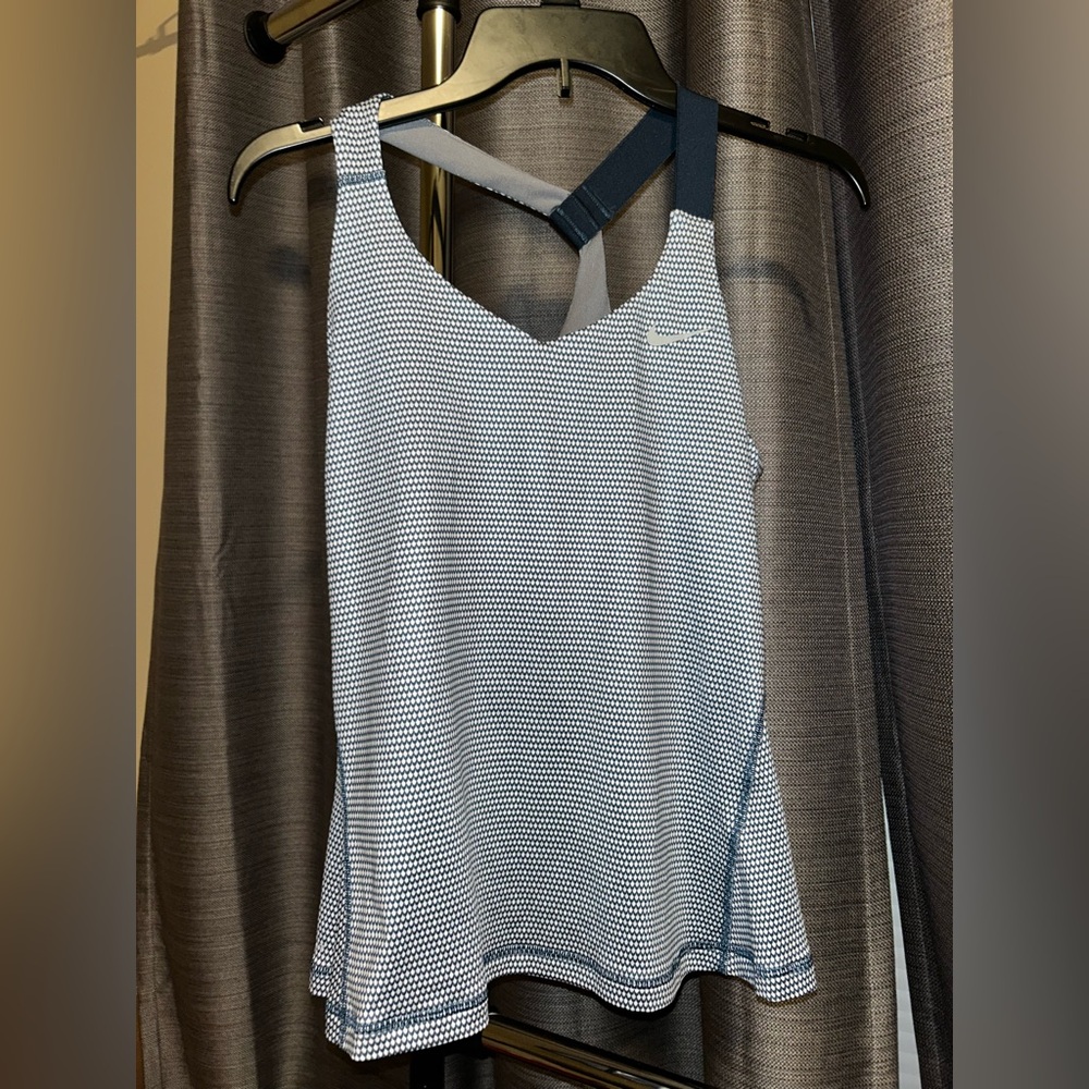 Nike women’s tennis tank - size S